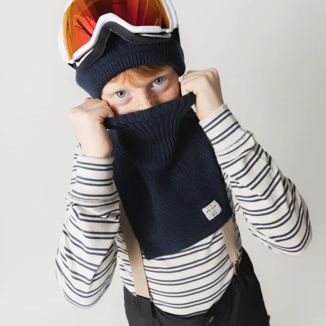 MINI A TURE Mattayler halsedisse Outer space merino uld S