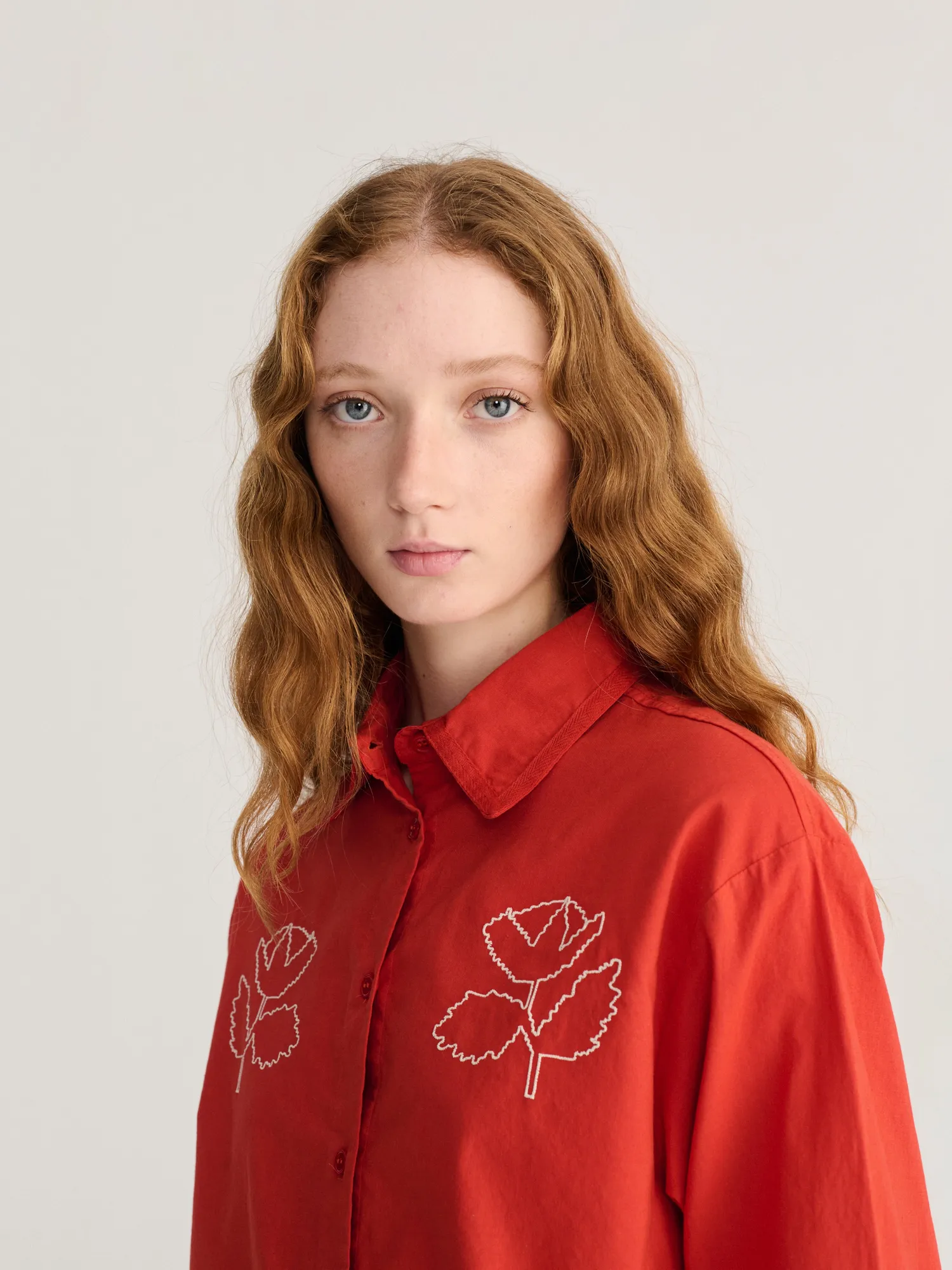 Bobo Choses Vibrant Flower Embroidery Poplin skjorte rød løs