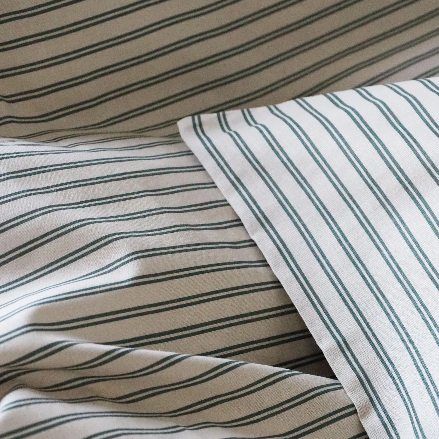 nuuroo By Mats baby sengetøj 70x100 Green Double Stripe bomuld