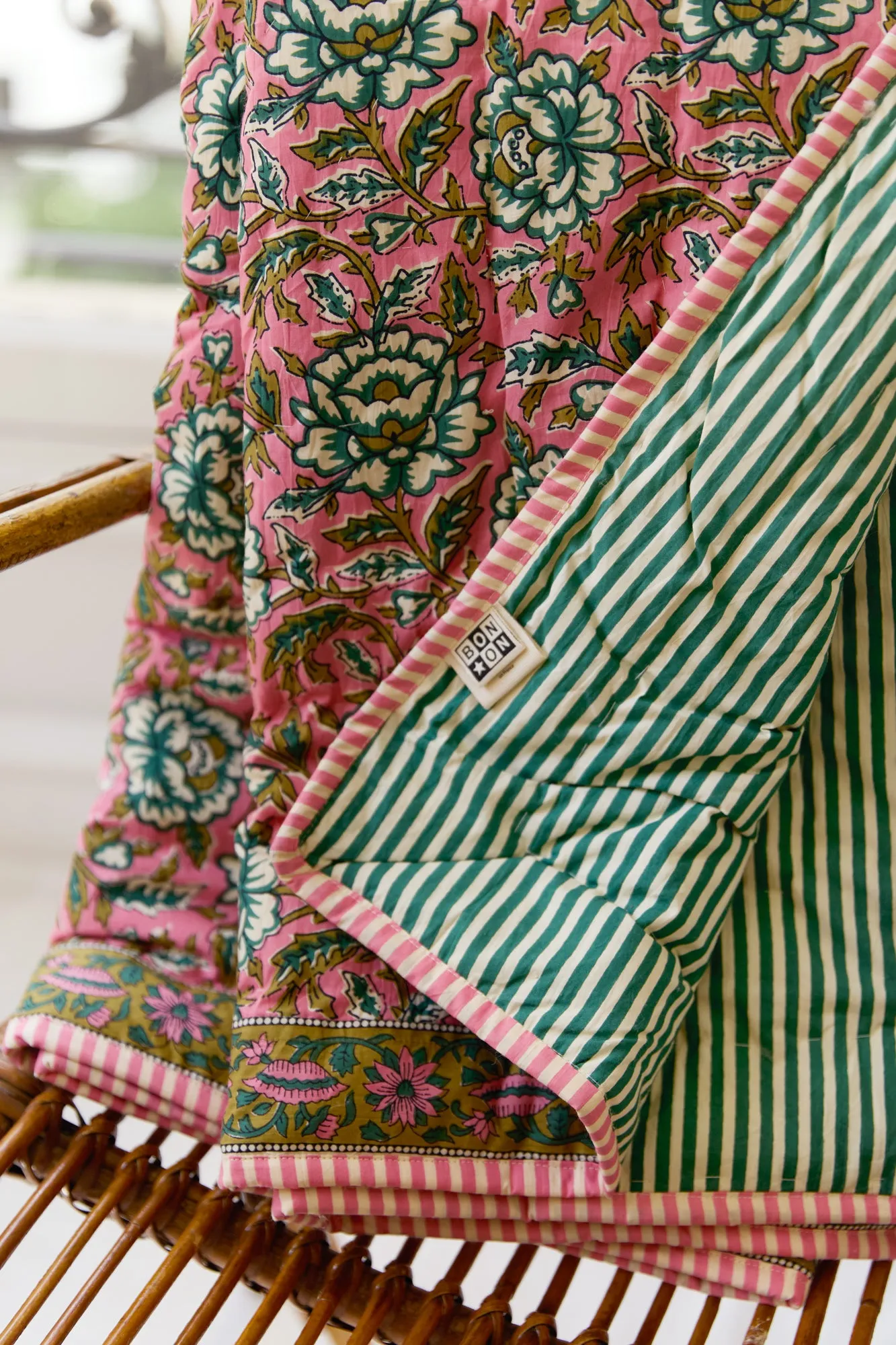 Bonton plaid quiltet tæppe rosa blomstret 186x140 cm