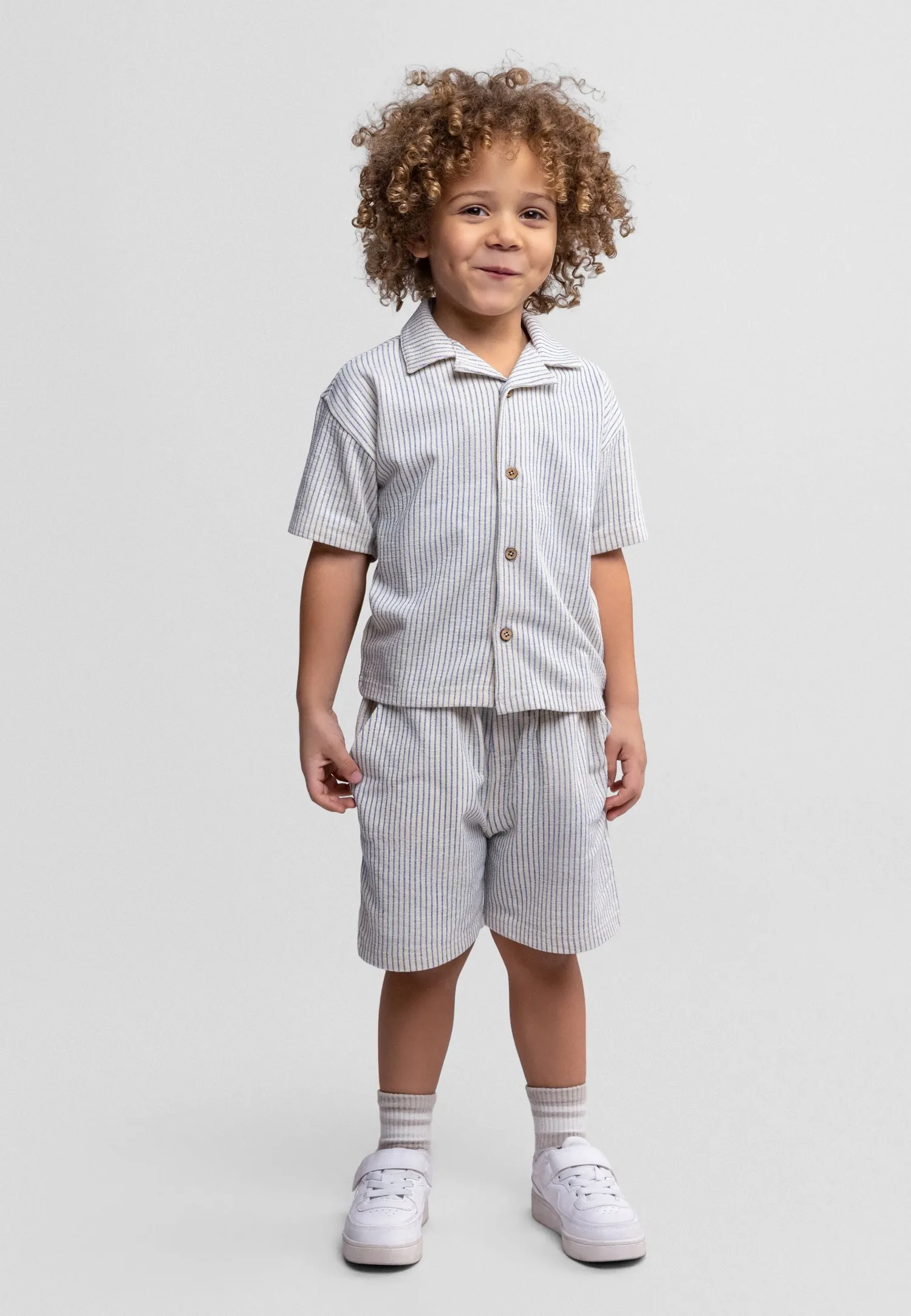 Minoti 44701 sæt baby drenge creme skjorte shorts