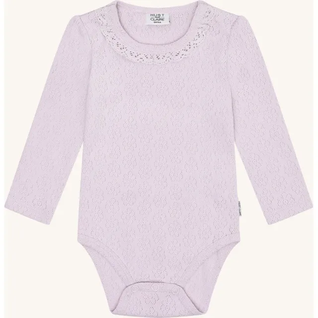 Hust & Claire Britt Pointelle Flower body Lavender økologisk
