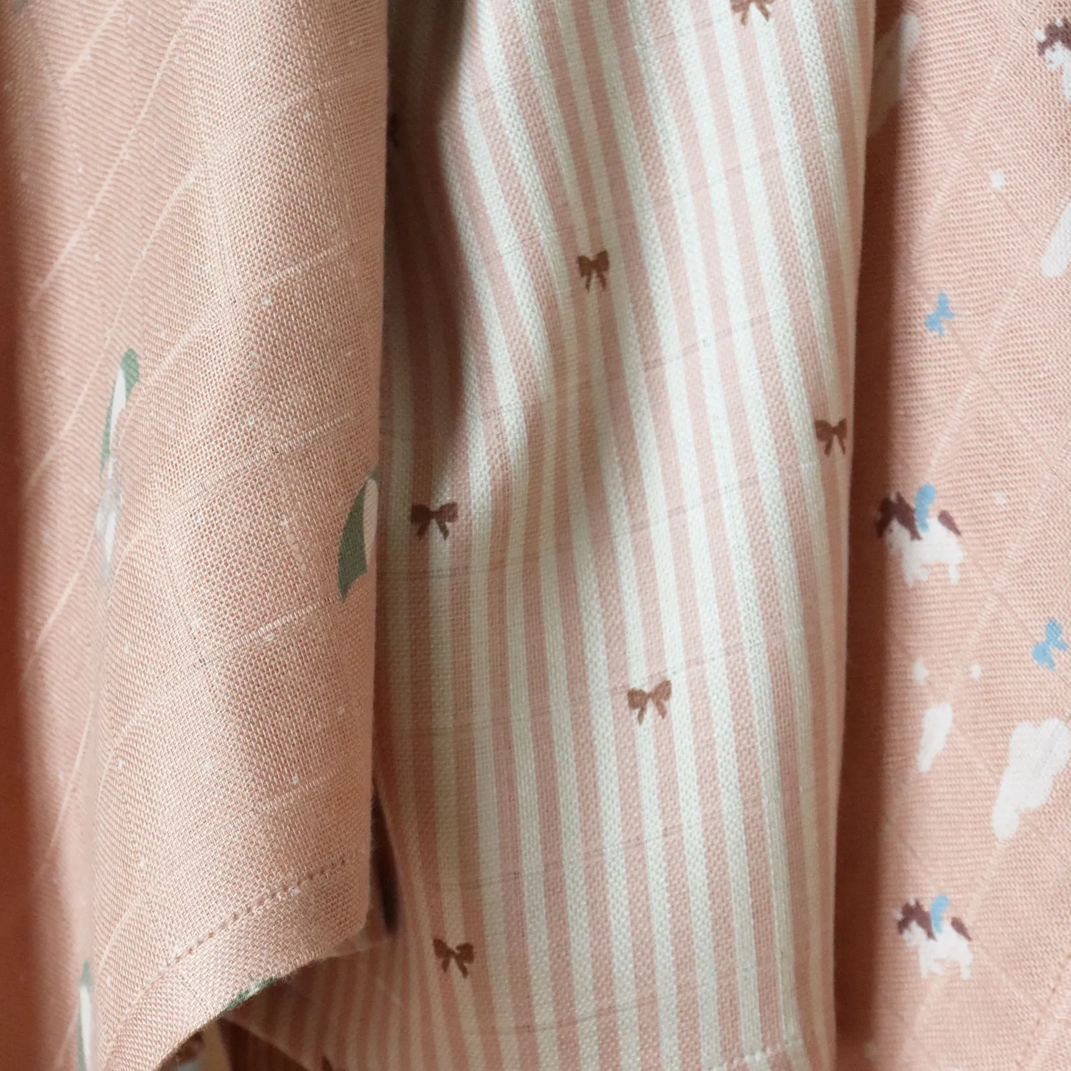 nuuroo Valentin svøb Stripe bow 110x110 bambus