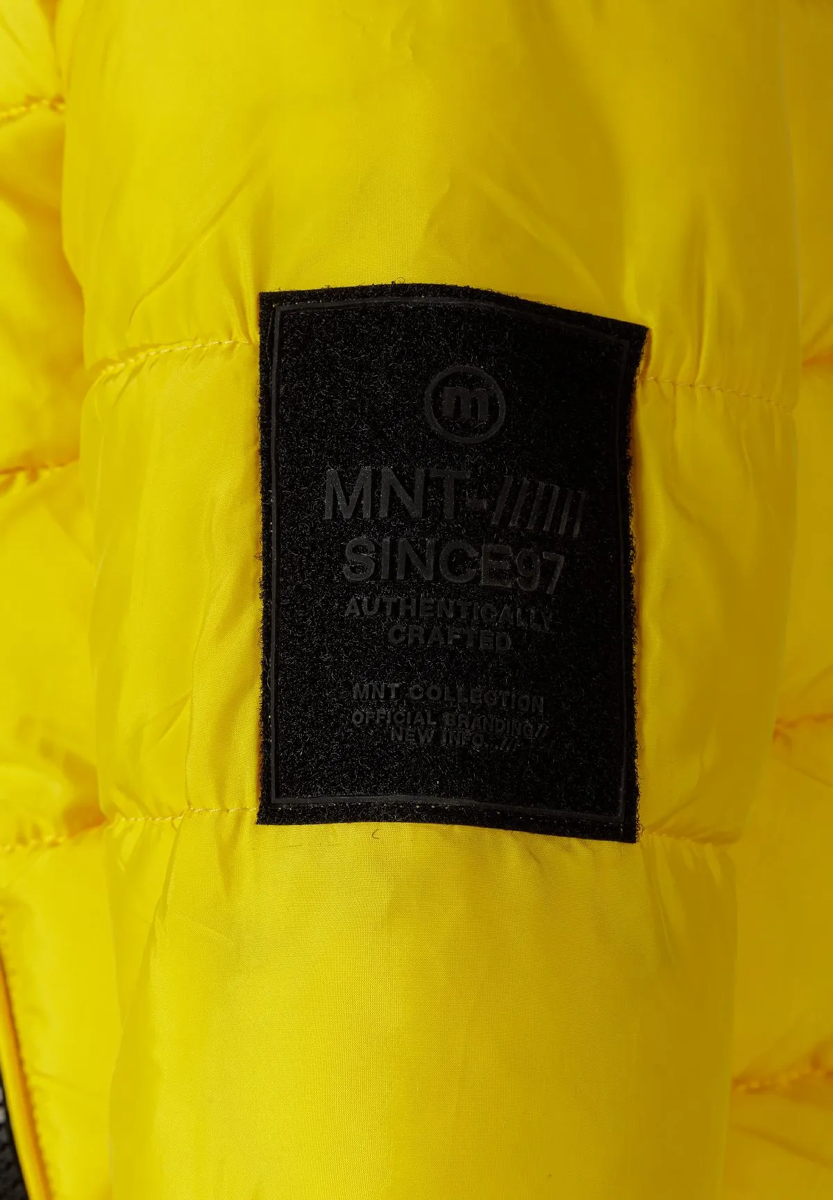 Minoti 45238 dynejakke gul quiltet