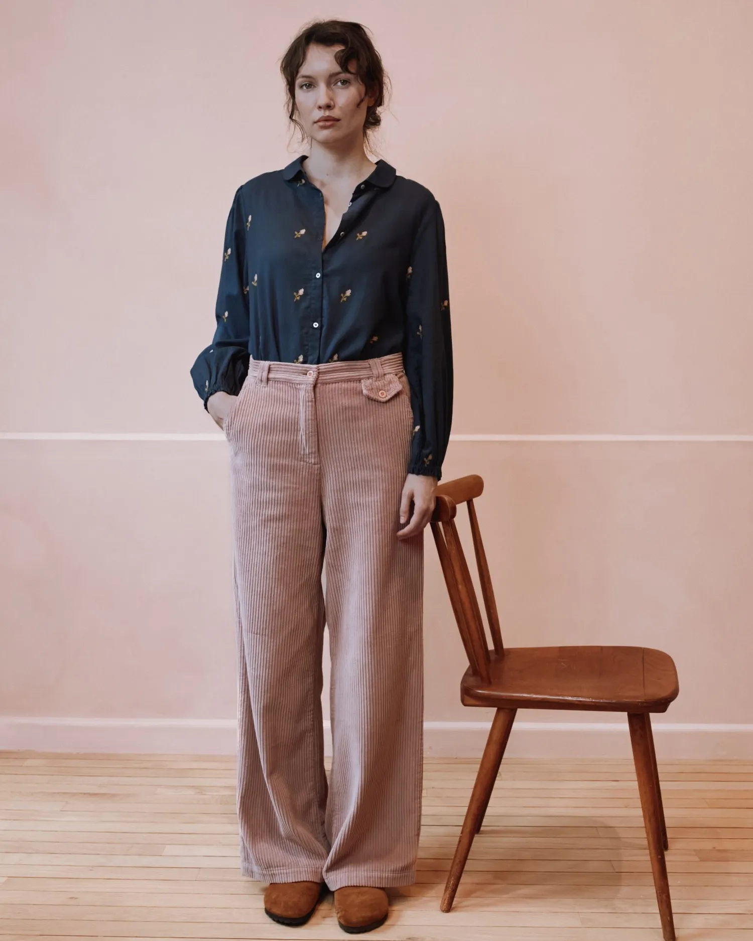 Emile et Ida Ecalypso bluse anthracite broderet roser
