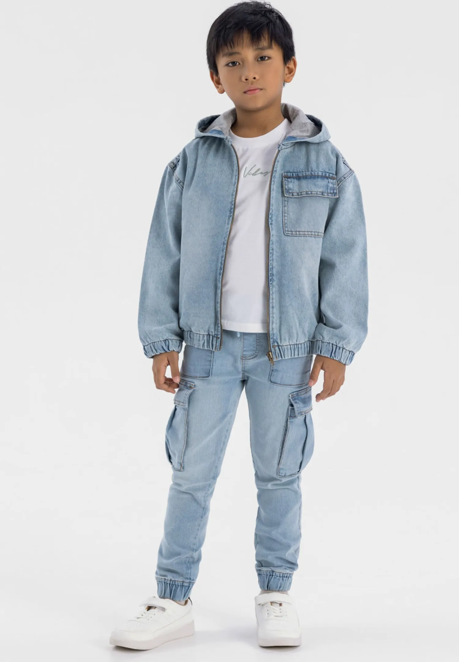 Minoti 42350 jeansjakke lyseblaa denim med haette