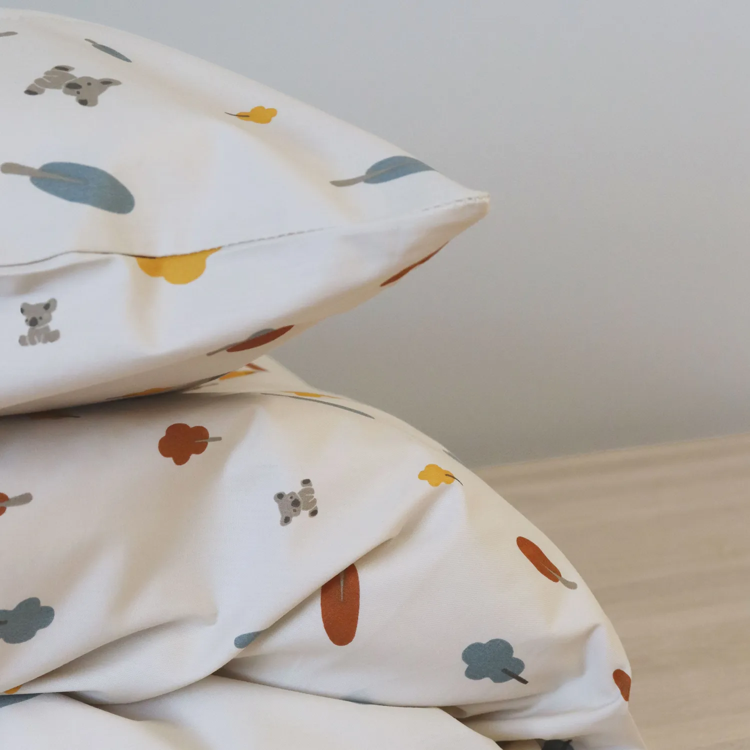 nuuroo Bera junior sengetøj 100x140 Koala percale