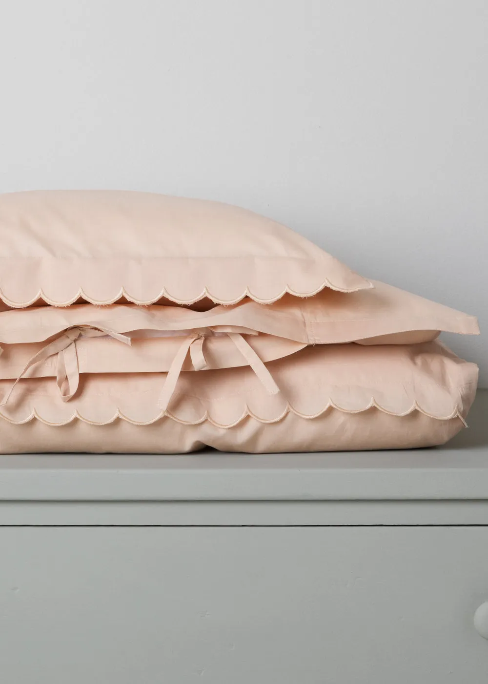 MarMar Scallop Baby sengetøj Beige Rose 70x100 økologisk