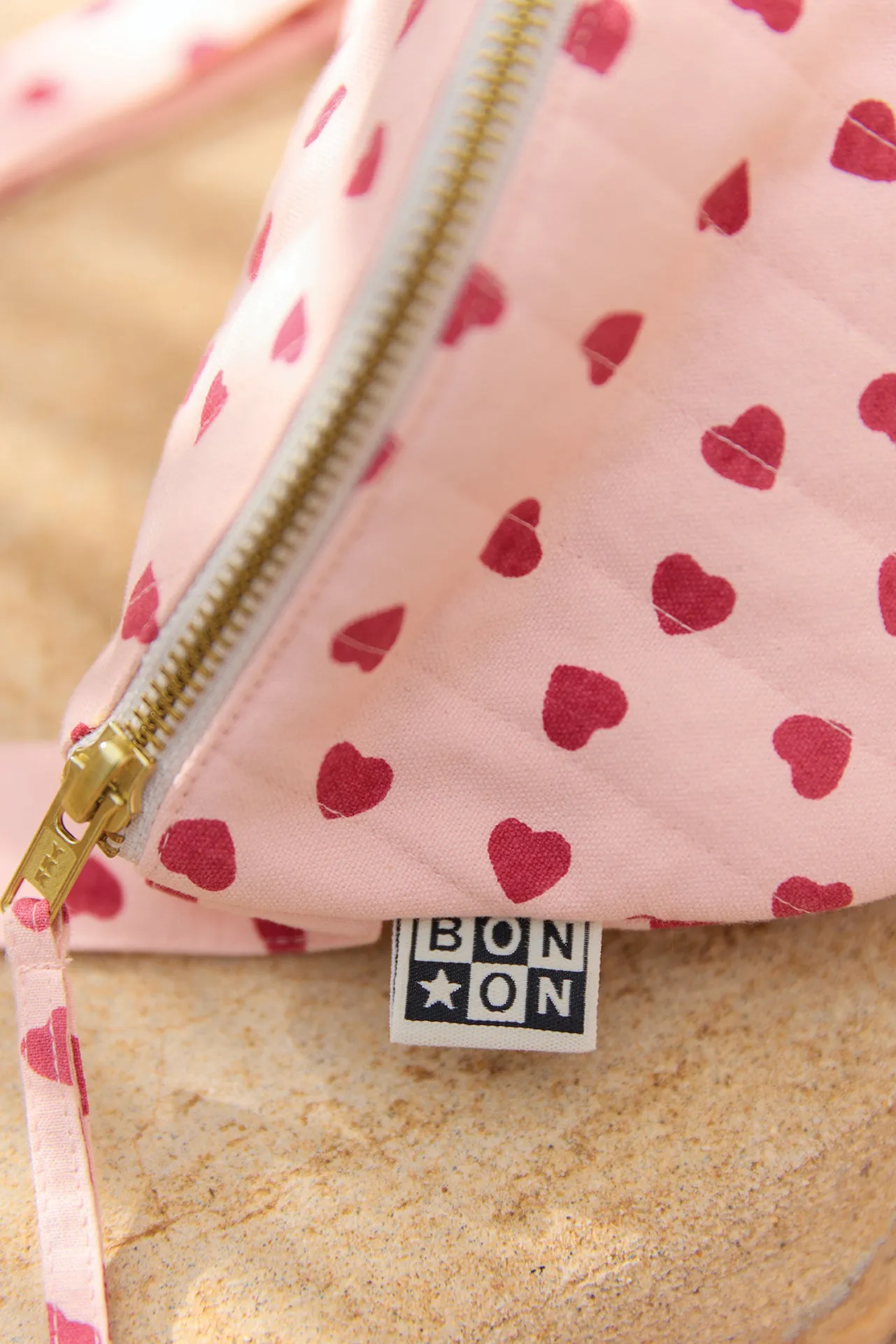 Bonton Cœur bæltetaske mørk rosa hjerter