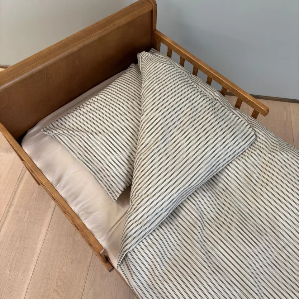 nuuroo By Mats baby sengetøj 70x100 Green Double Stripe bomuld