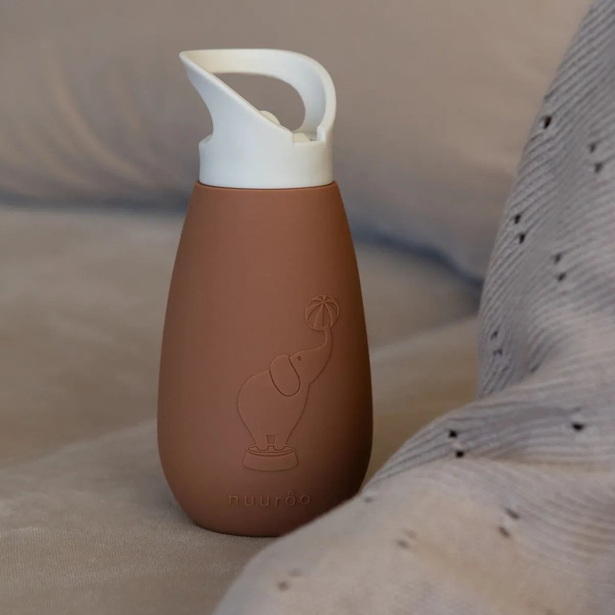 nuuroo Pax drikkeflaske 350ml Caramel Café silikone