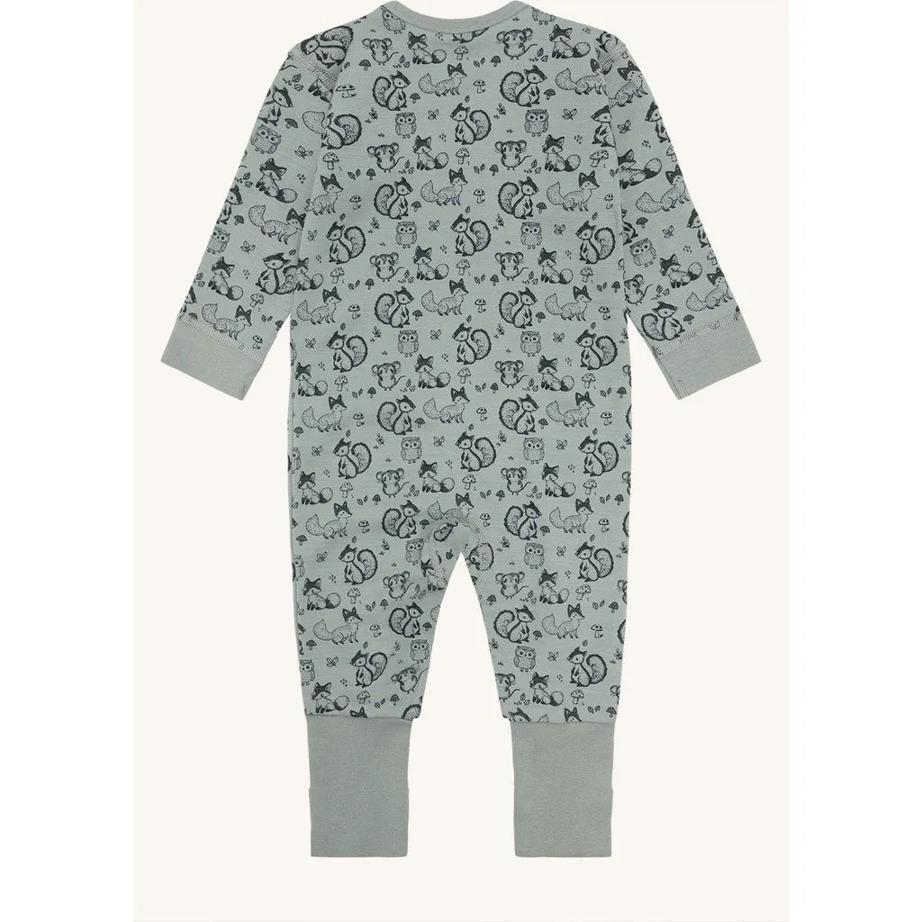 Hust & Claire Mobi Woodland natdragt Slate Green merino