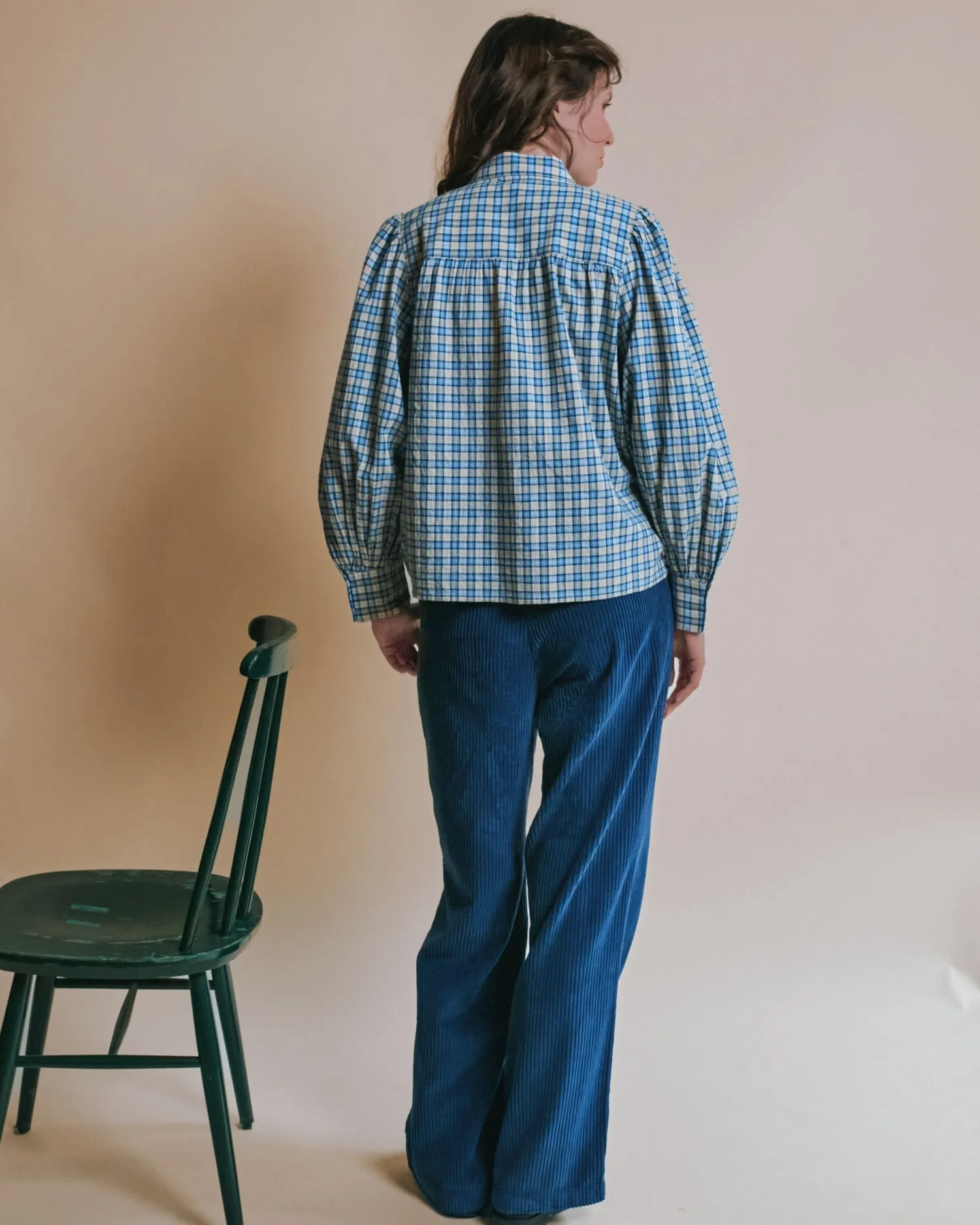 Emile et Ida Carreaux bleu et beige bluse beige ternet