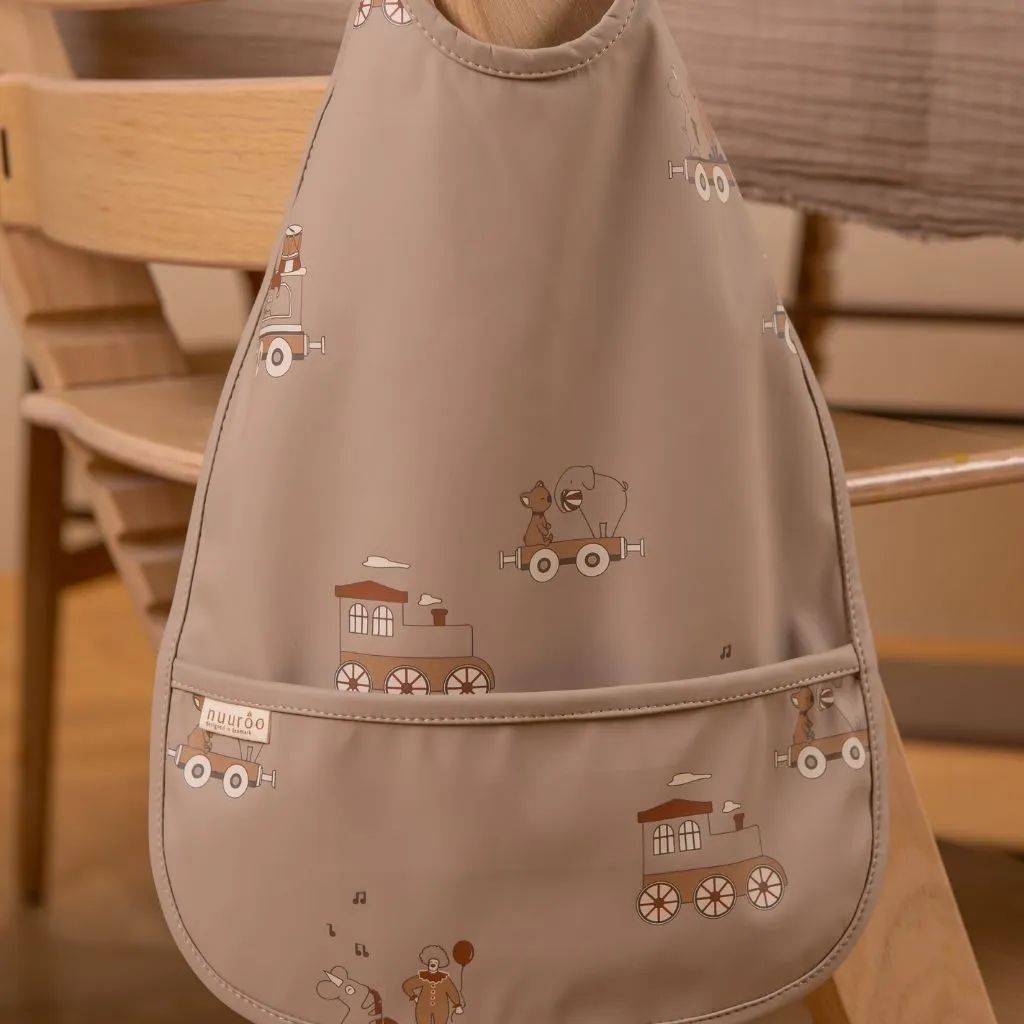 nuuroo Ida hagesmæk Cream carnival train 28x37 cm