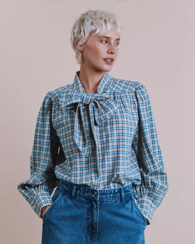 Emile et Ida Carreaux bleu et beige bluse beige ternet