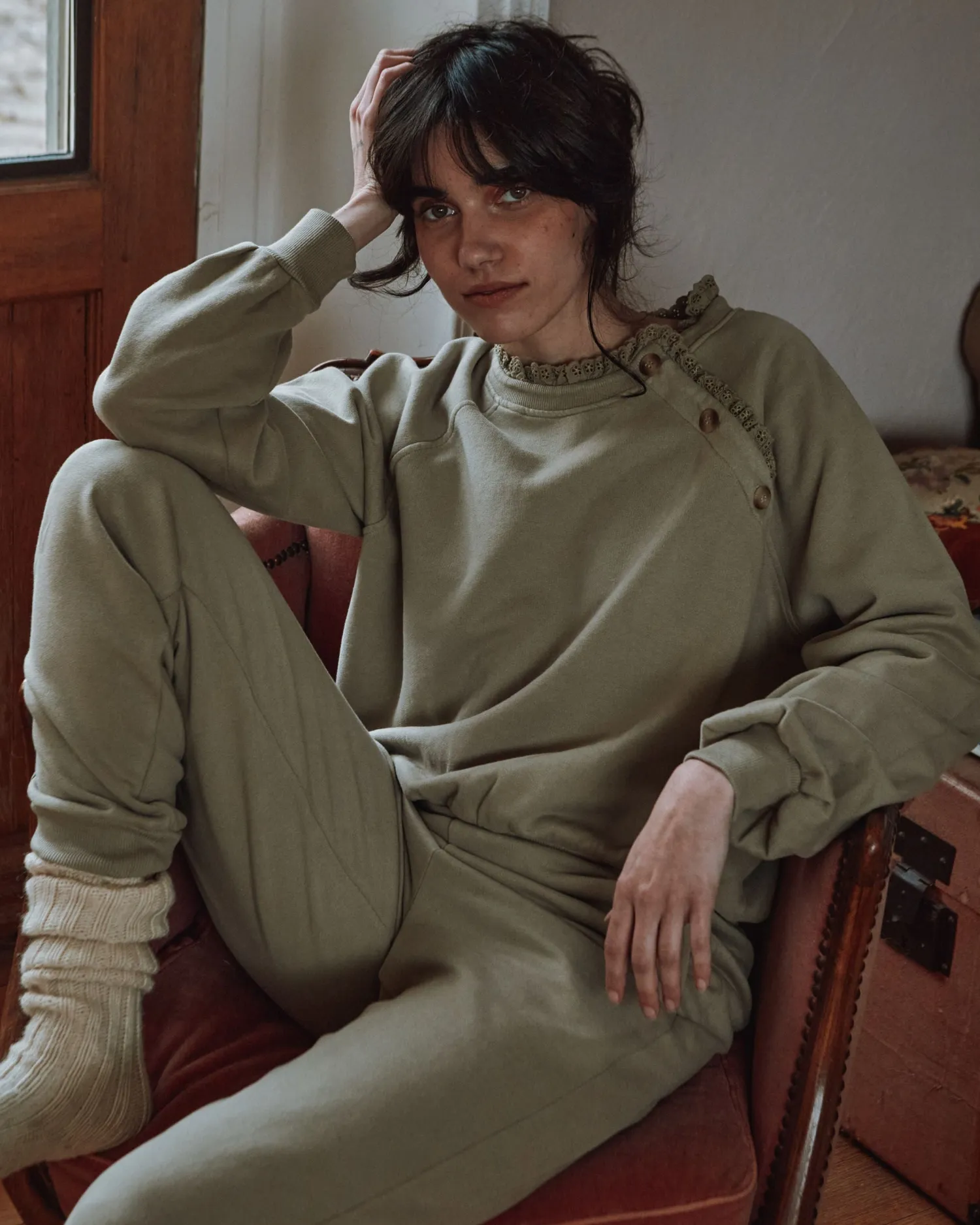 Emile et Ida Cherry sweatshirt kaki broderi økologisk bomuld