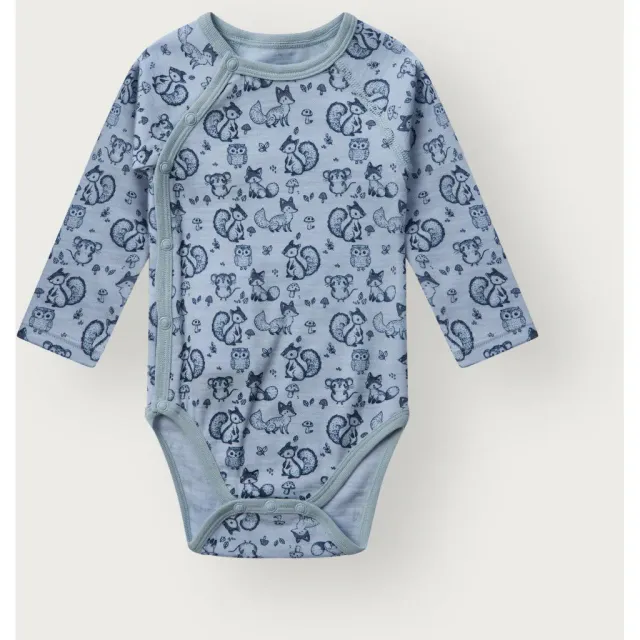 Hust & Claire Bo Wrap Woodland body baby blue merinould