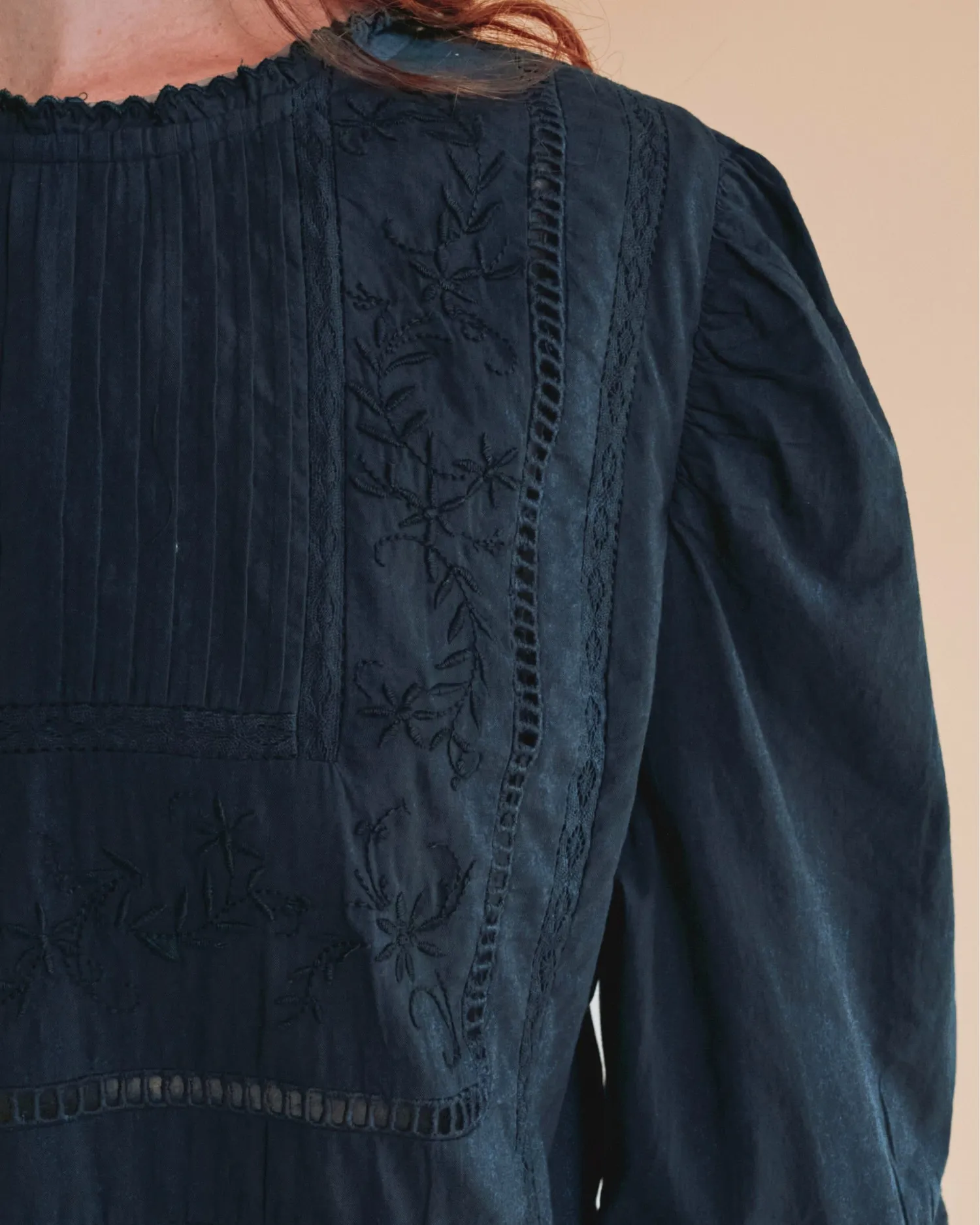 Emile et Ida Eglantine bluse broderet grå