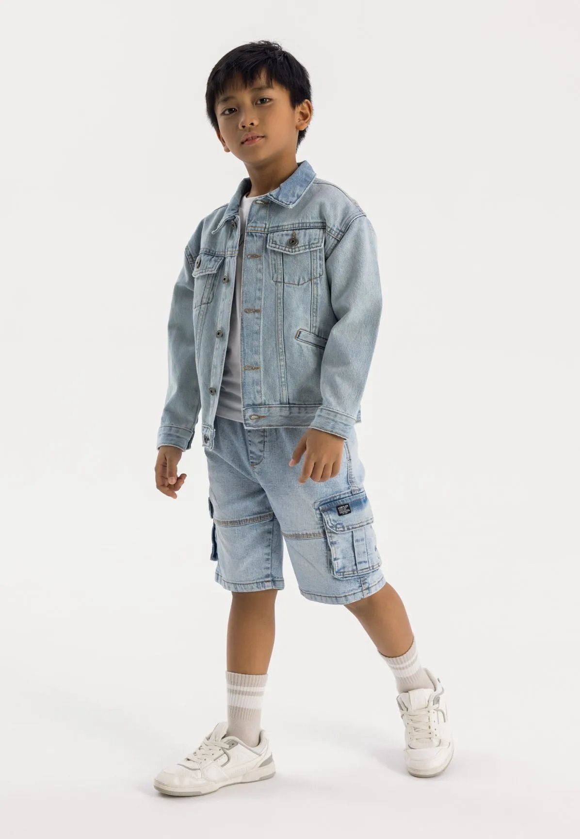 Minoti 42385 cargoshorts lyseblå denim