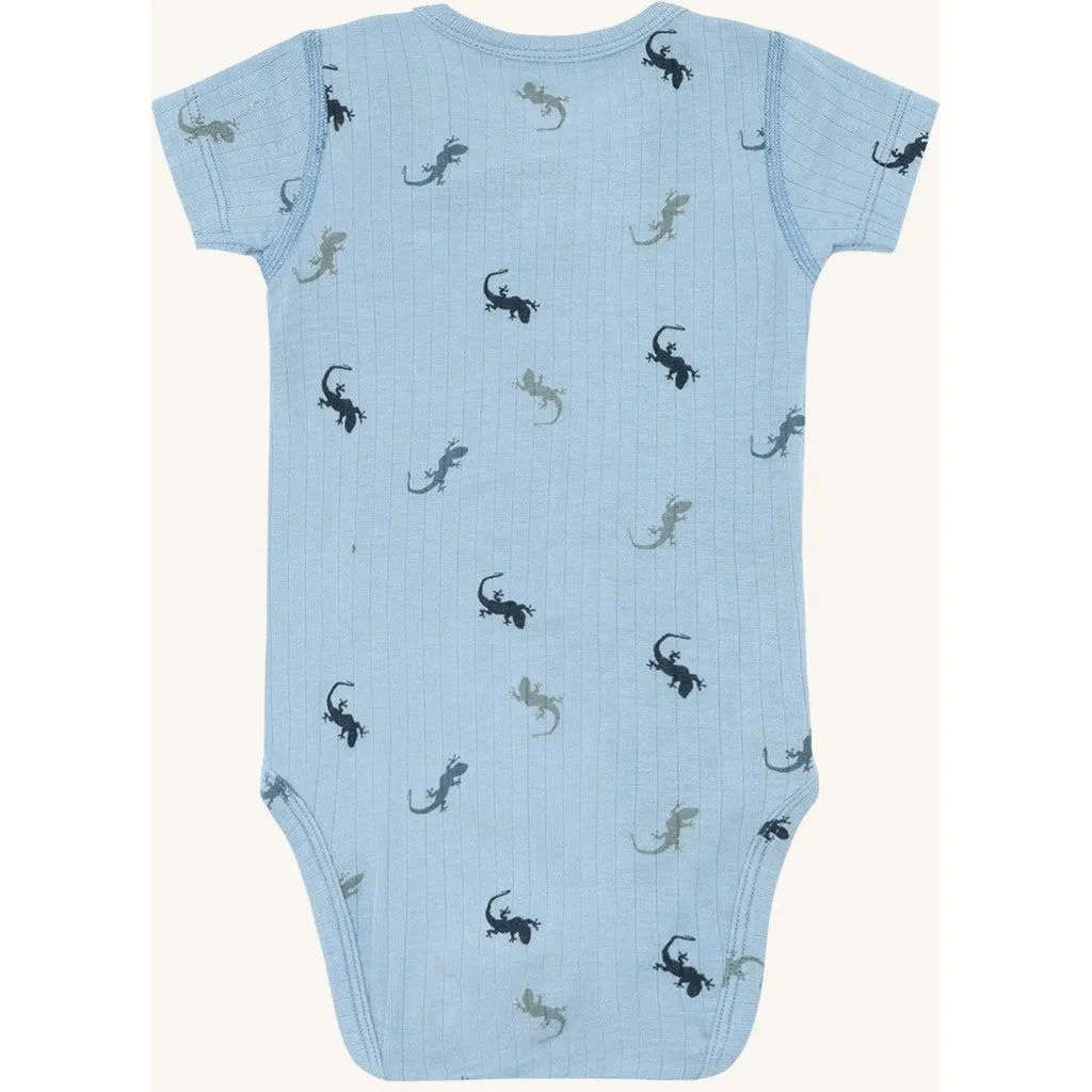 Hust & Claire HCBuller Lizards kortærmet body Light Blue bambus