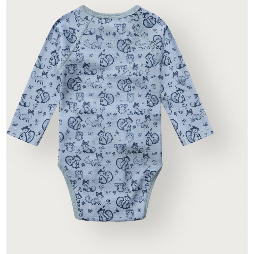 Hust & Claire Bo Wrap Woodland body baby blue merinould
