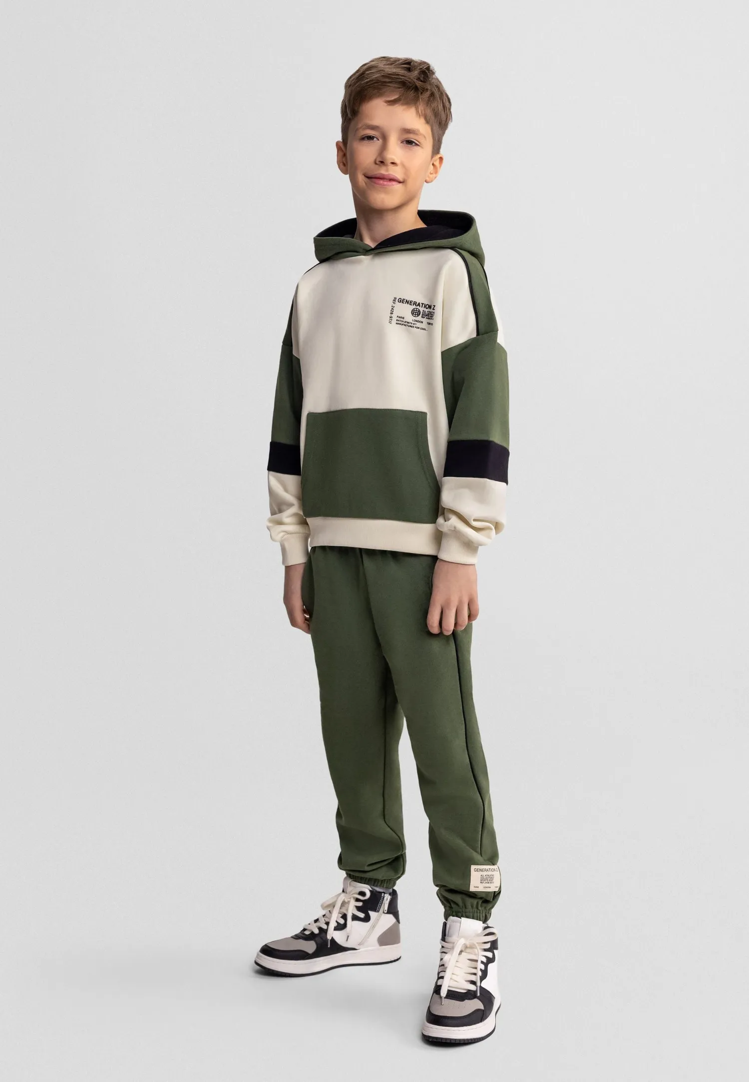 Minoti joggingtøj til drenge khaki colourblock sæt