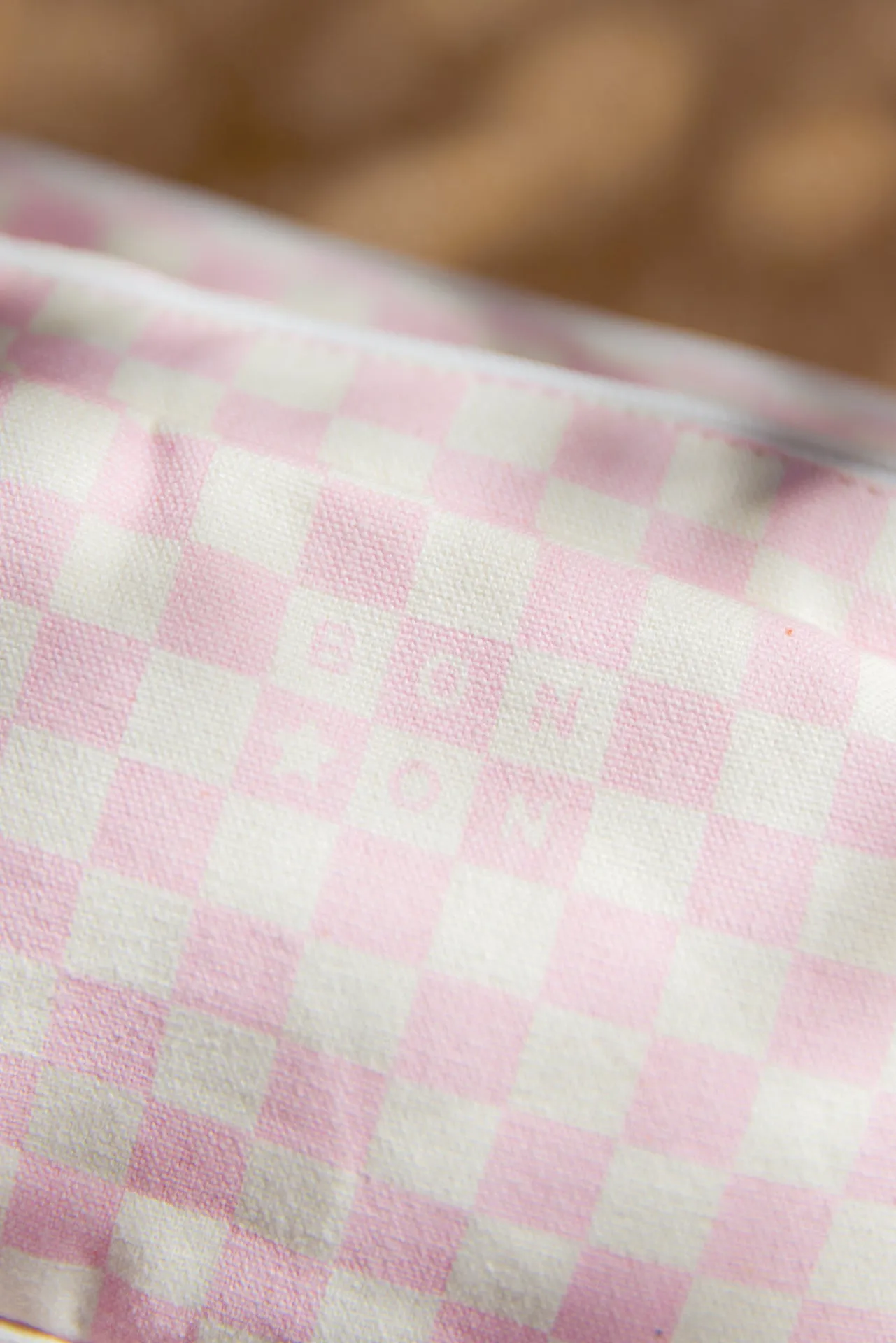 Bonton Damier Rose Clair penalhus ternet 22 cm