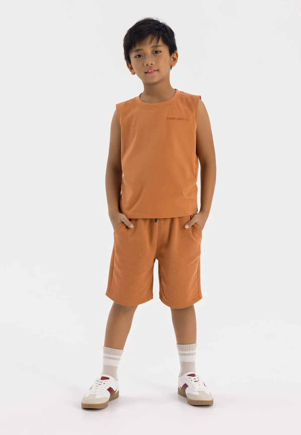 Minoti 42602 sæt beige bomuld top og shorts
