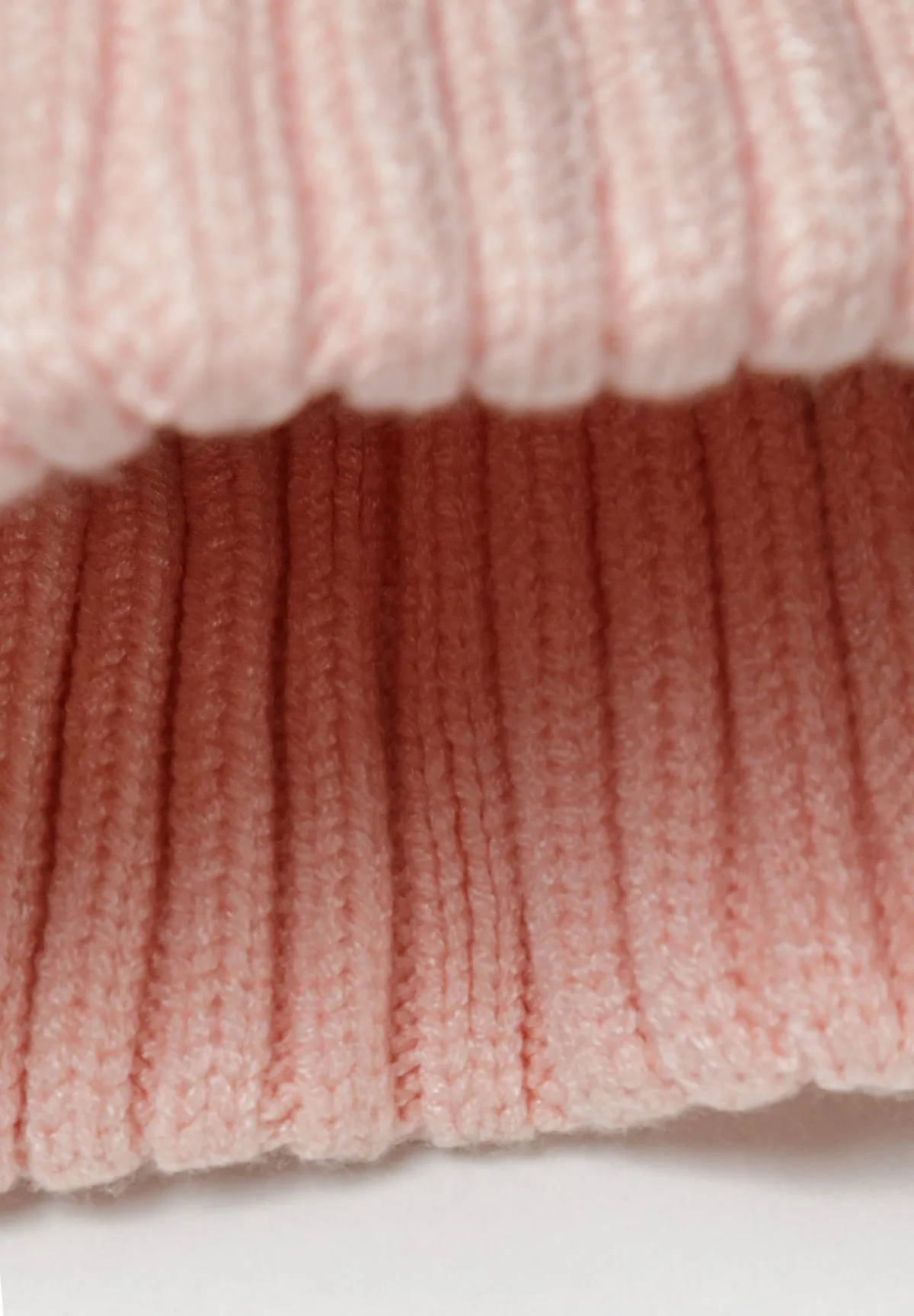 Minoti 41581 hue lyserød 56 rib med pompom