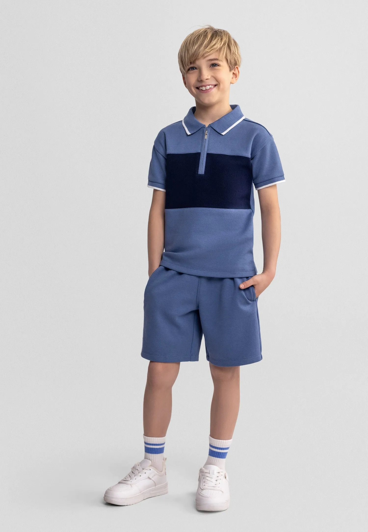 Minoti polo sæt blå colourblock til drenge
