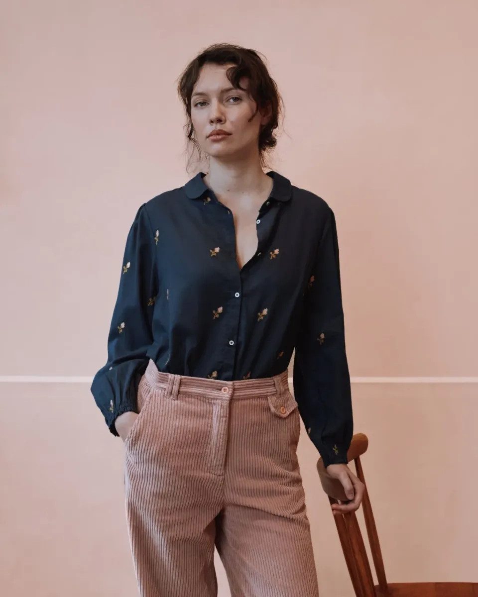 Emile et Ida Ecalypso bluse anthracite broderet roser