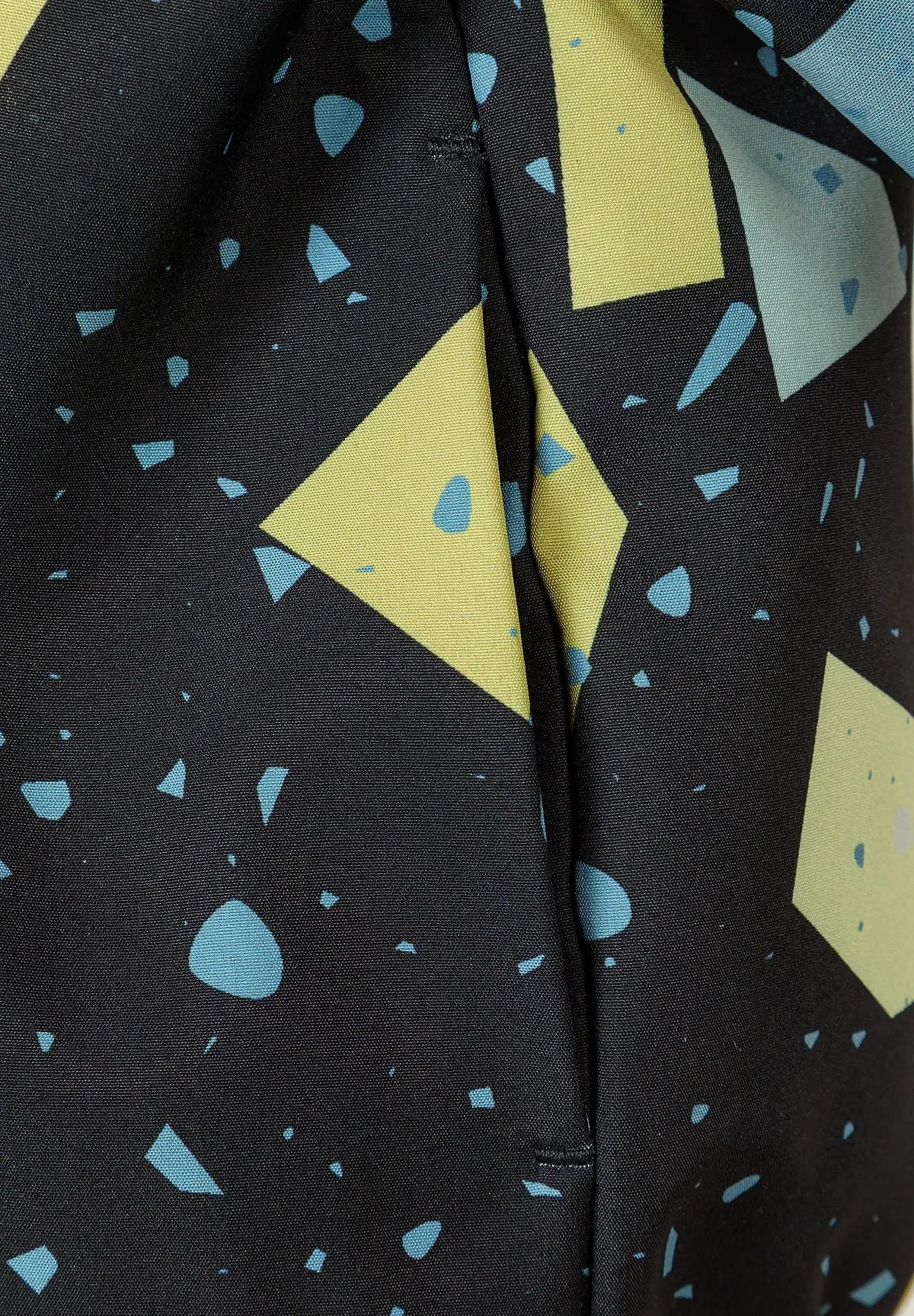 Minoti 44594 softshelljakke sort grafisk print