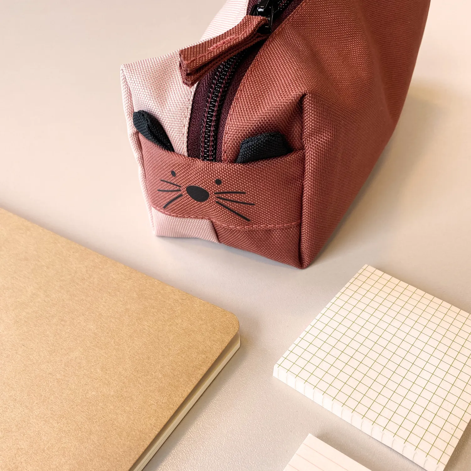 nuuroo Oliver penalhus Rose genanvendt polyester