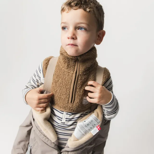 MINI A TURE MATAKTON halsedisse Otter brown teddyfleece