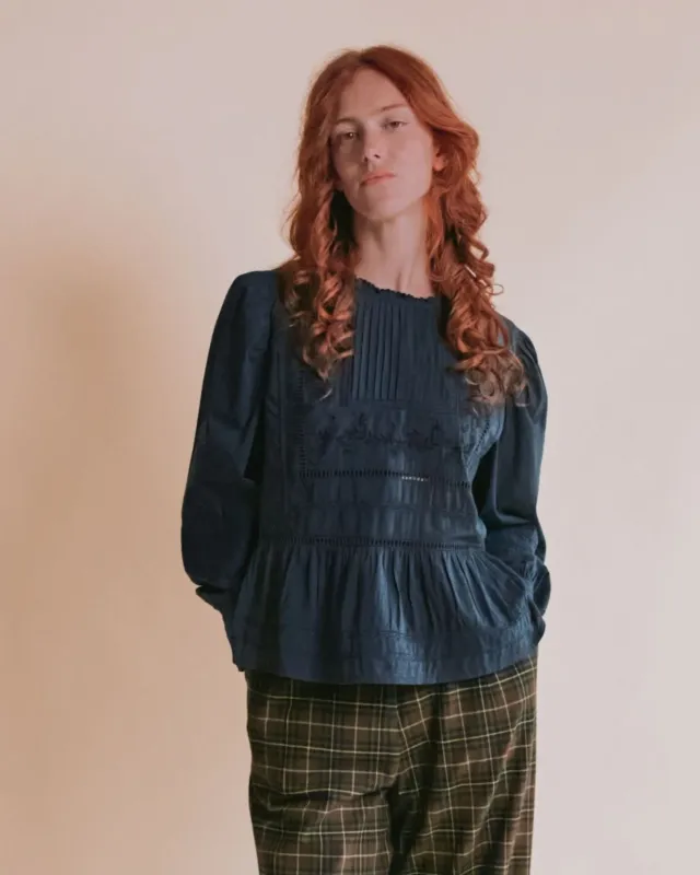 Emile et Ida Eglantine bluse broderet grå