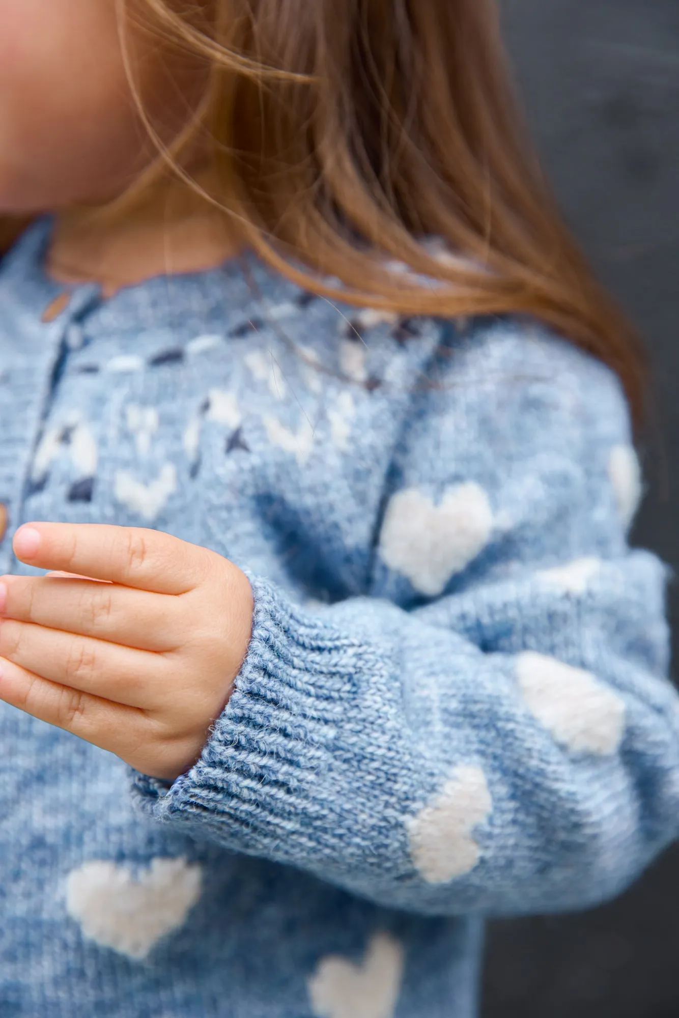 Bonton Pastel Blue vest til baby lyseblå uld hjerter