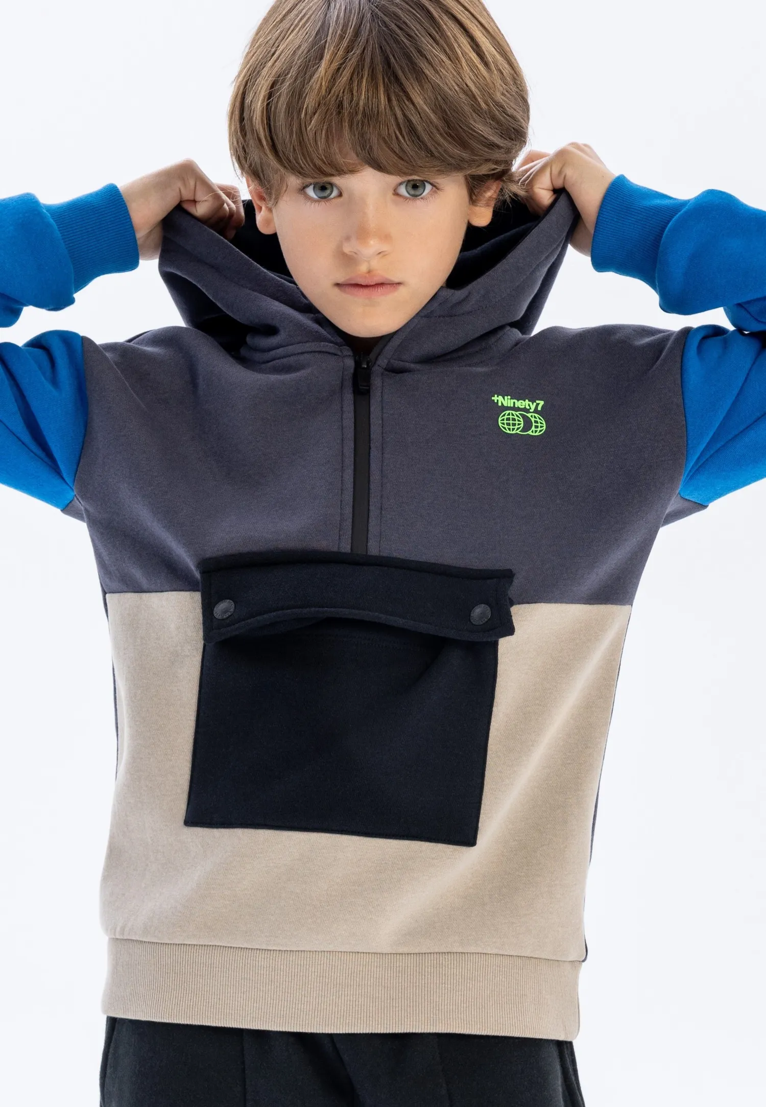 Minoti 41345 hoodie mørkegrå colourblock