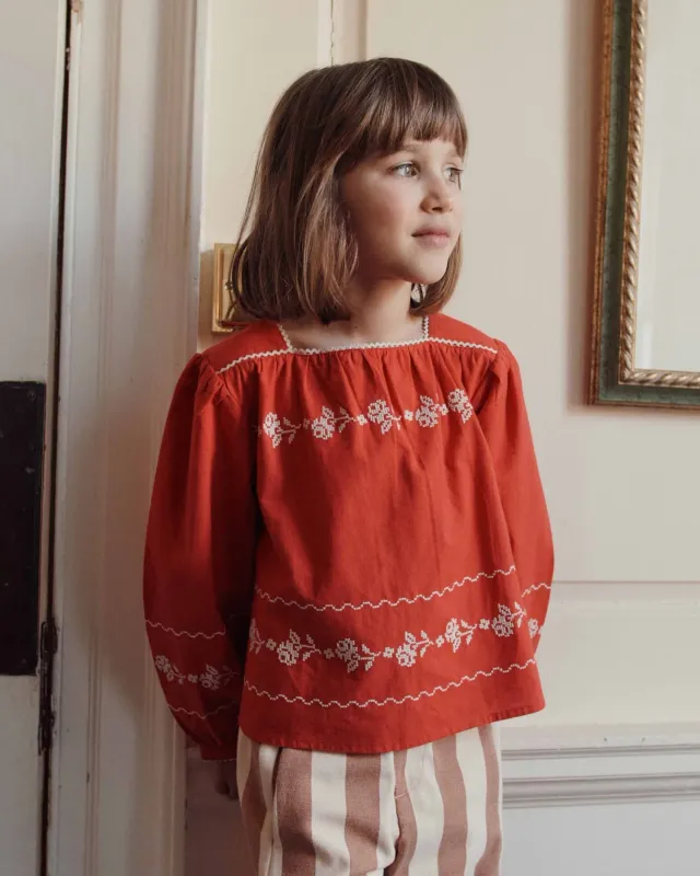Emile et Ida Col Carré pigebluse rød broderi bomuld