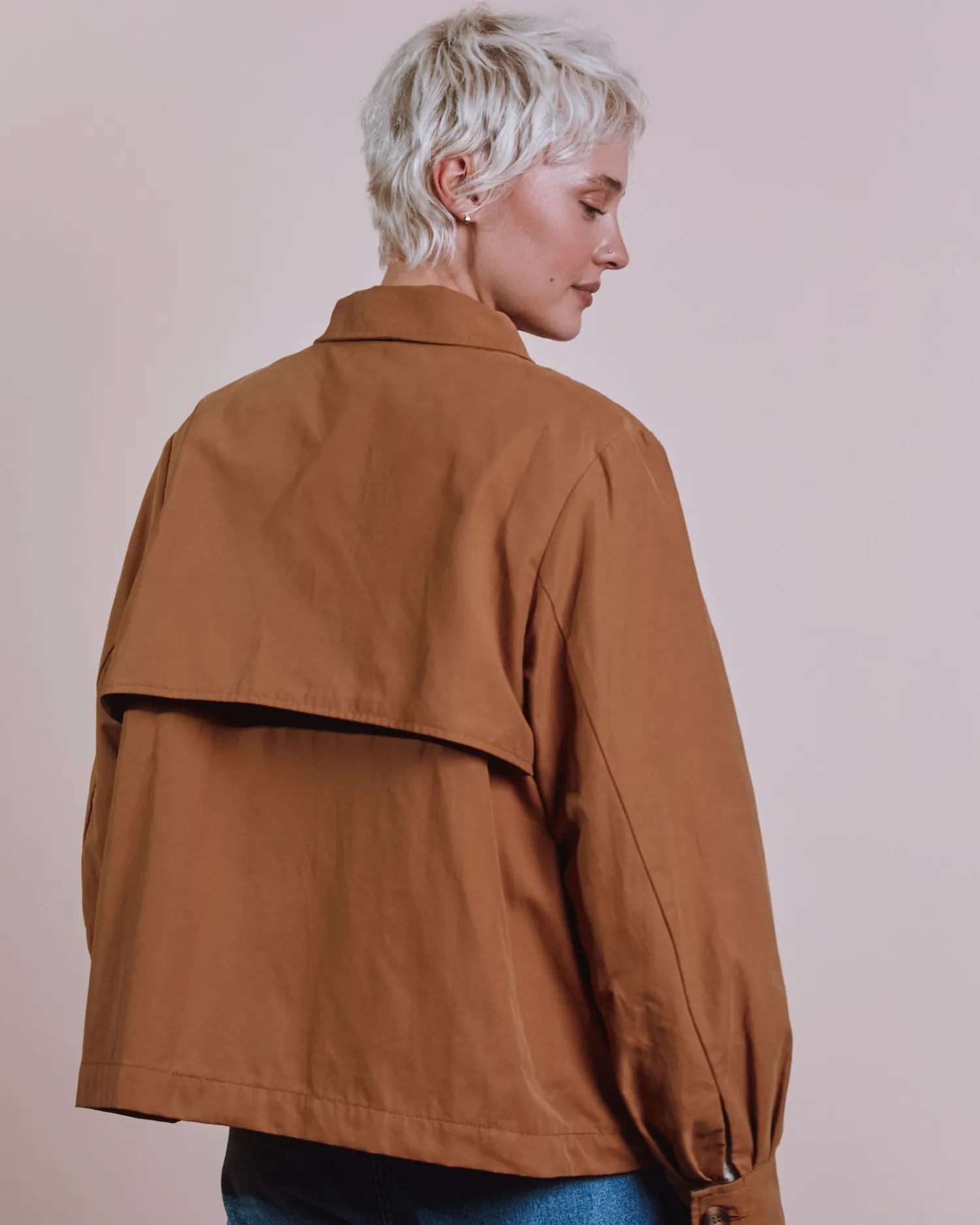 Emile et Ida Eric trenchcoat camel bindekrave