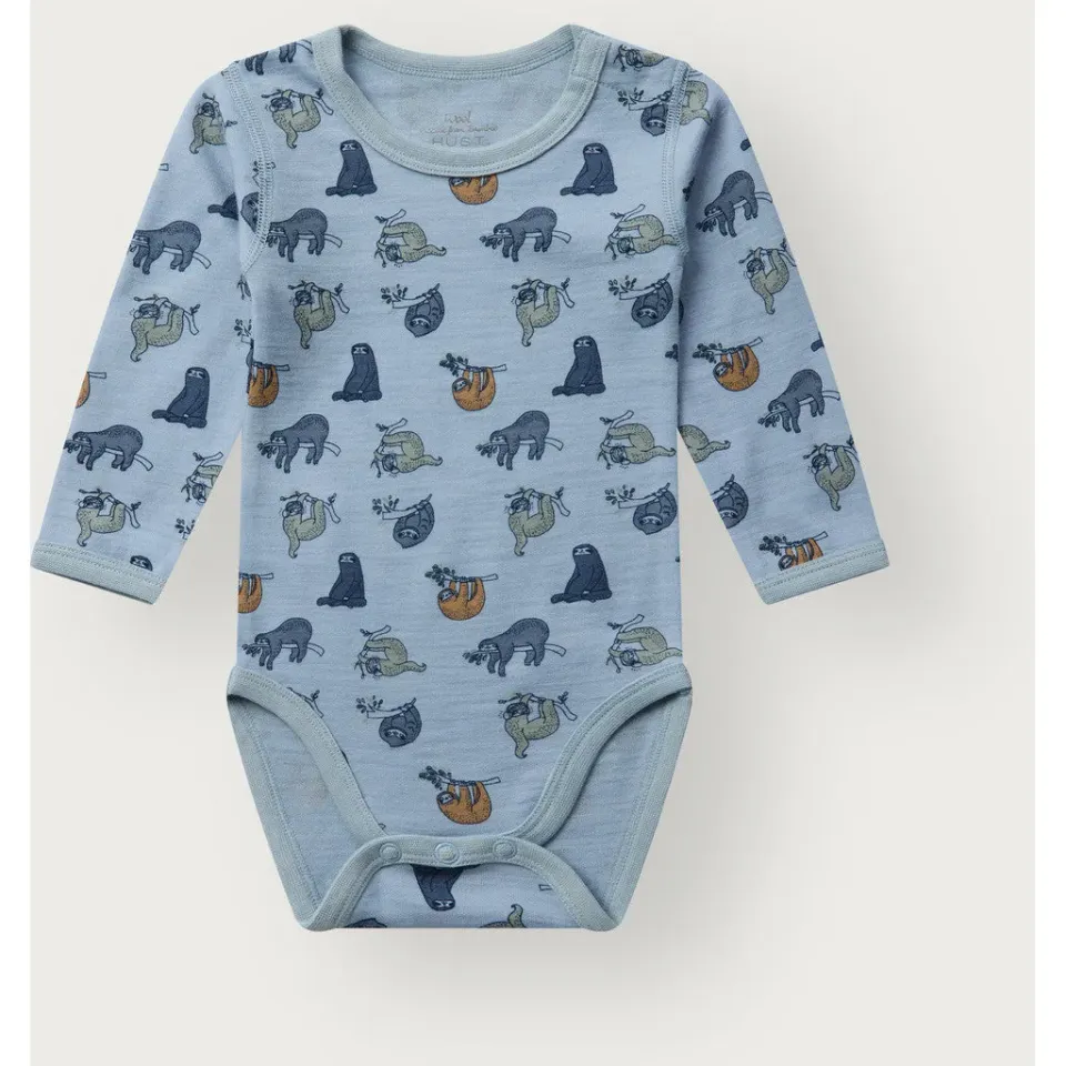 Hust & Claire Baloo Lazy body Baby Blue uld bambus