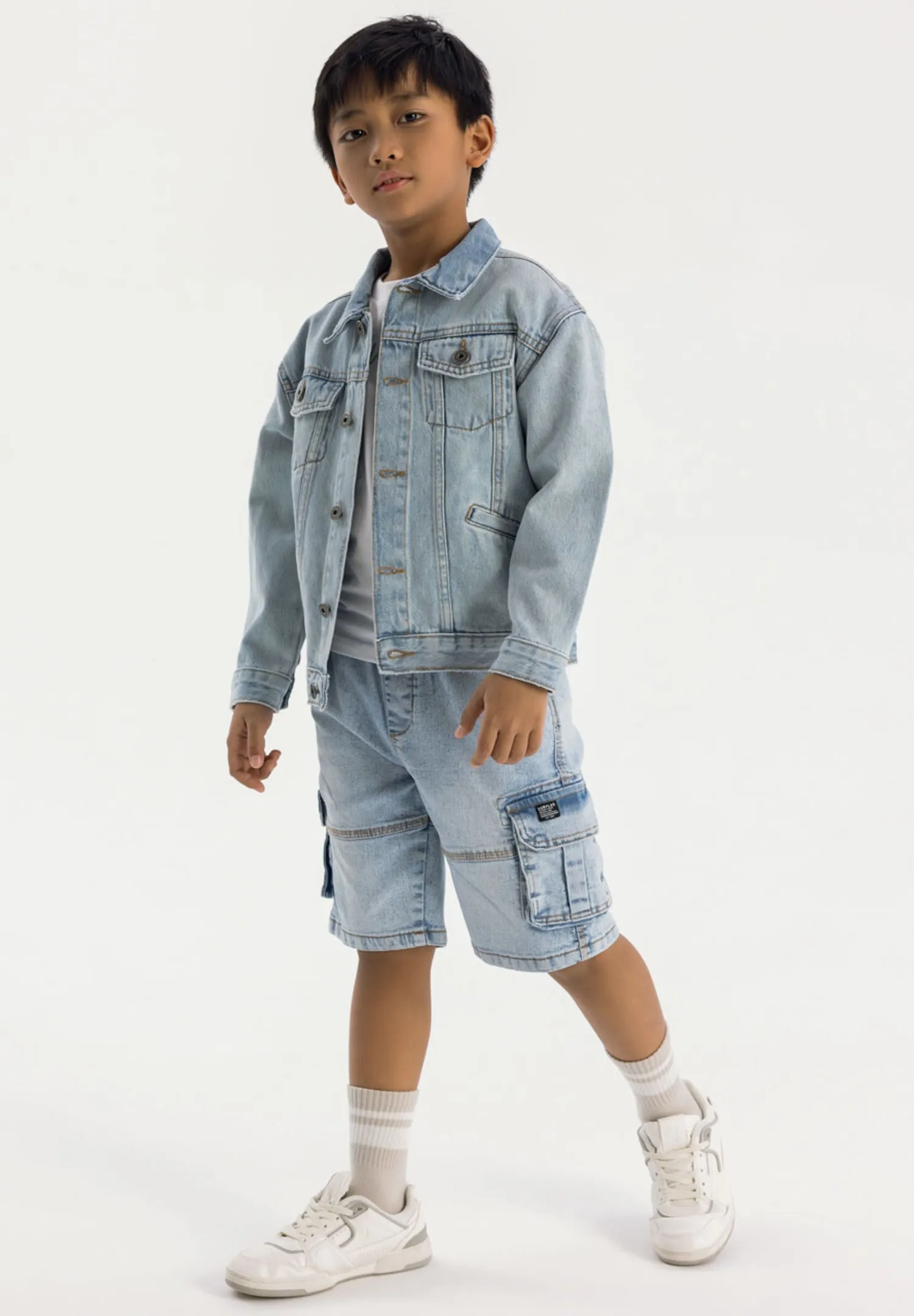 Minoti 42367 denimjakke lyseblå stonewash til drenge
