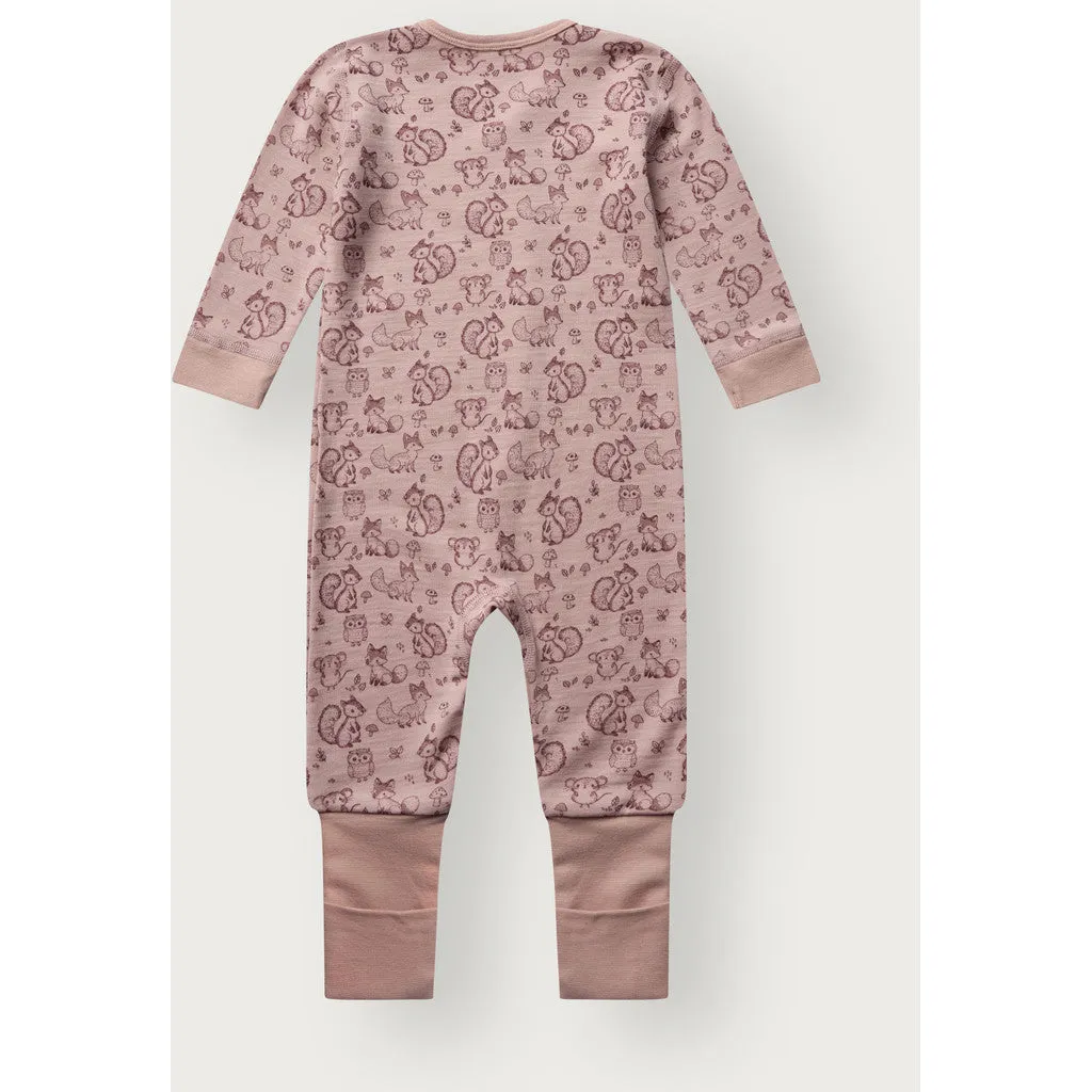 Hust & Claire Mobi Woodland natdragt Dusty Rose merino uld