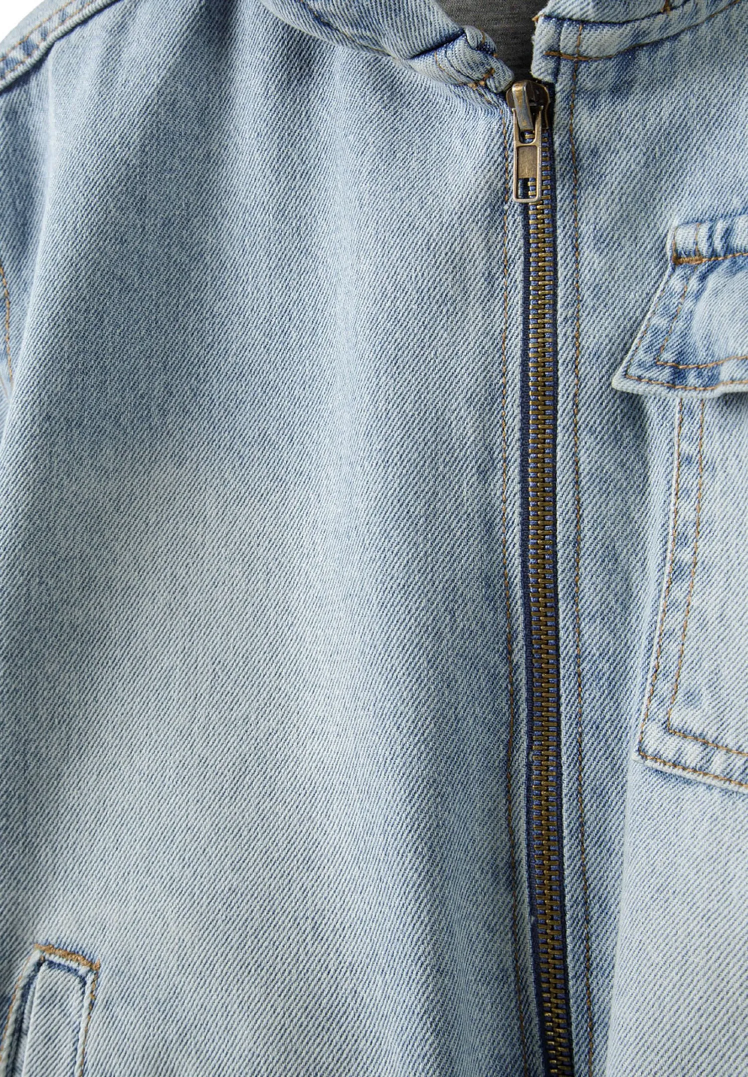 Minoti 42350 jeansjakke lyseblaa denim med haette