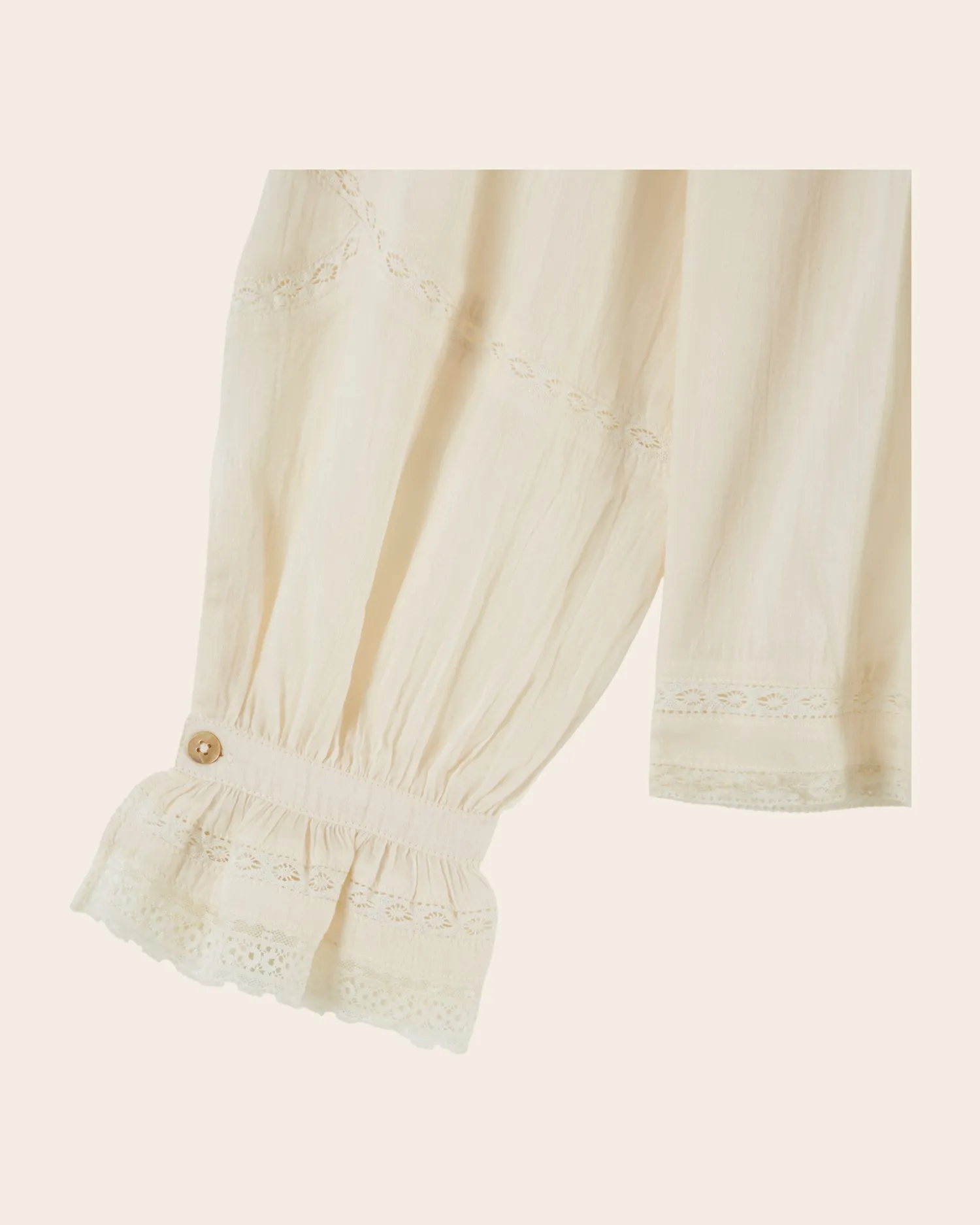 Emile et Ida blondebluse ecru broderet krave