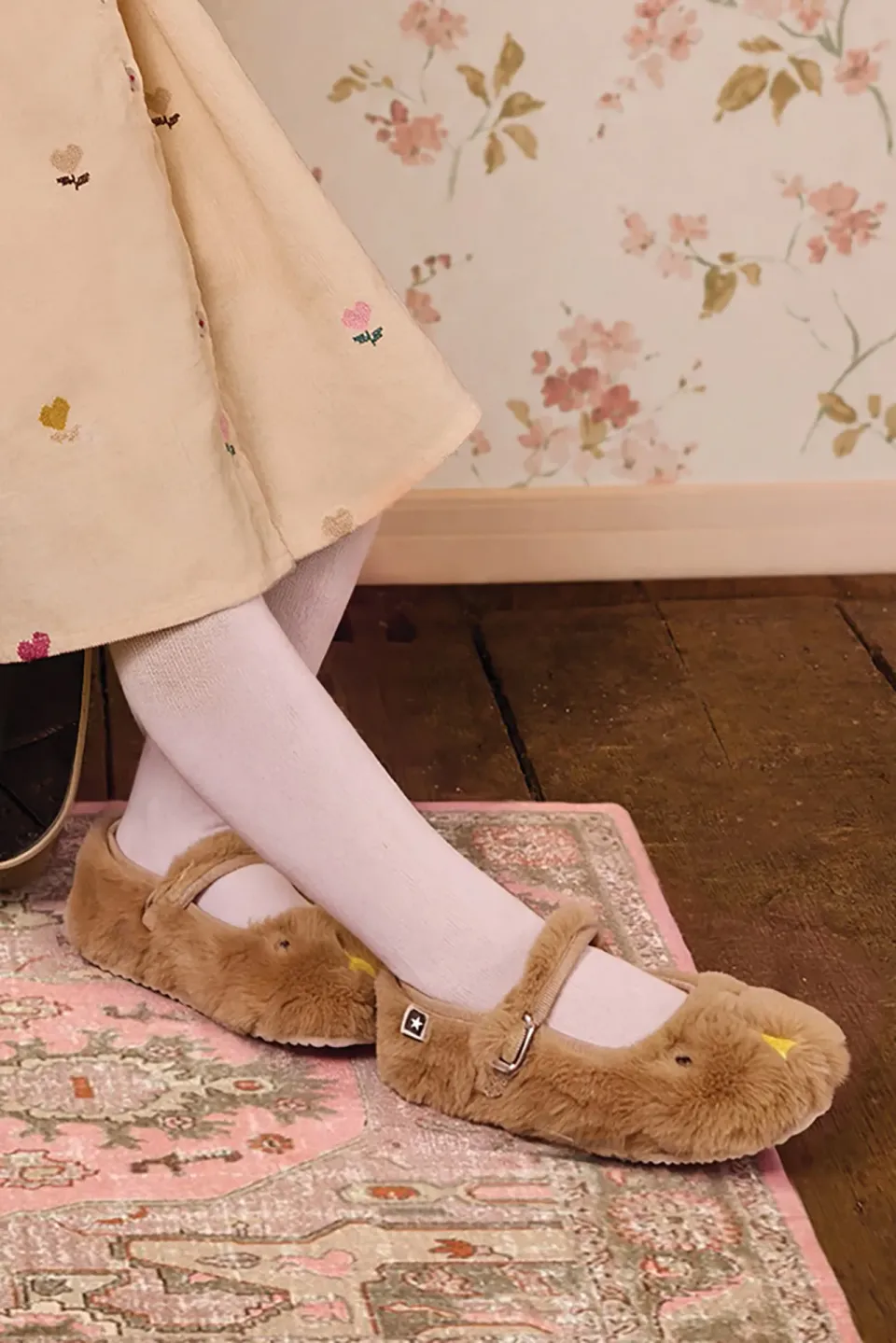 Bonton Mia beige corgi sutsko med plysrem